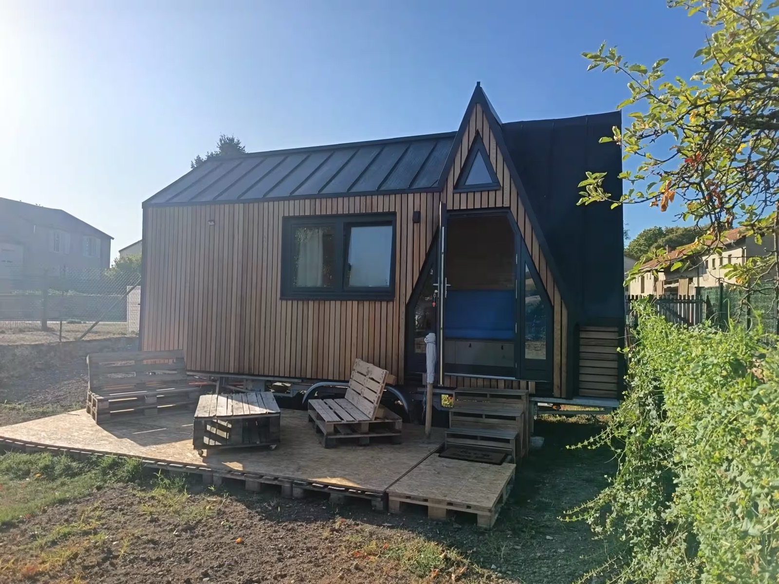 La tiny house et sa terrasse